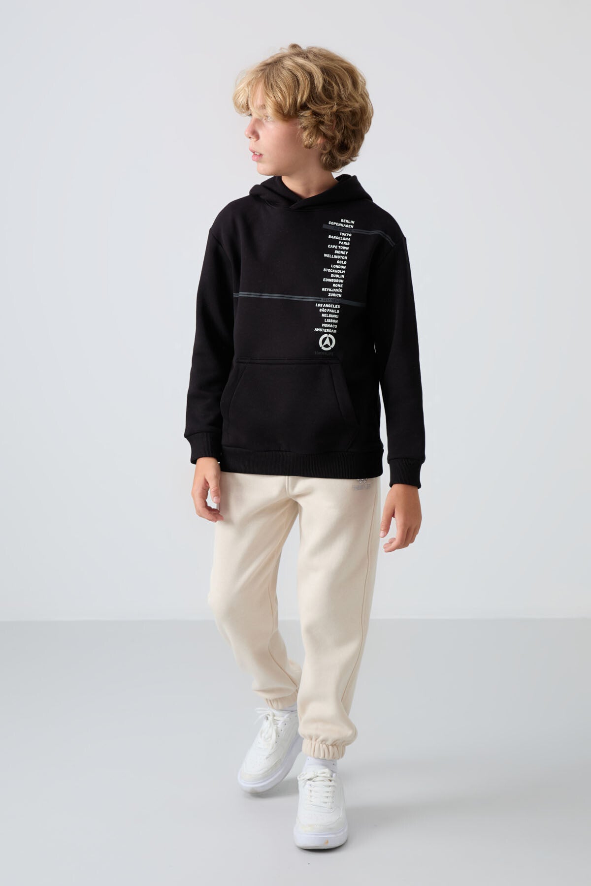 Black Cotton Thick Fleece-Lined Soft Textured Standard Fit Printed Boys' Sweatshirt - 11239