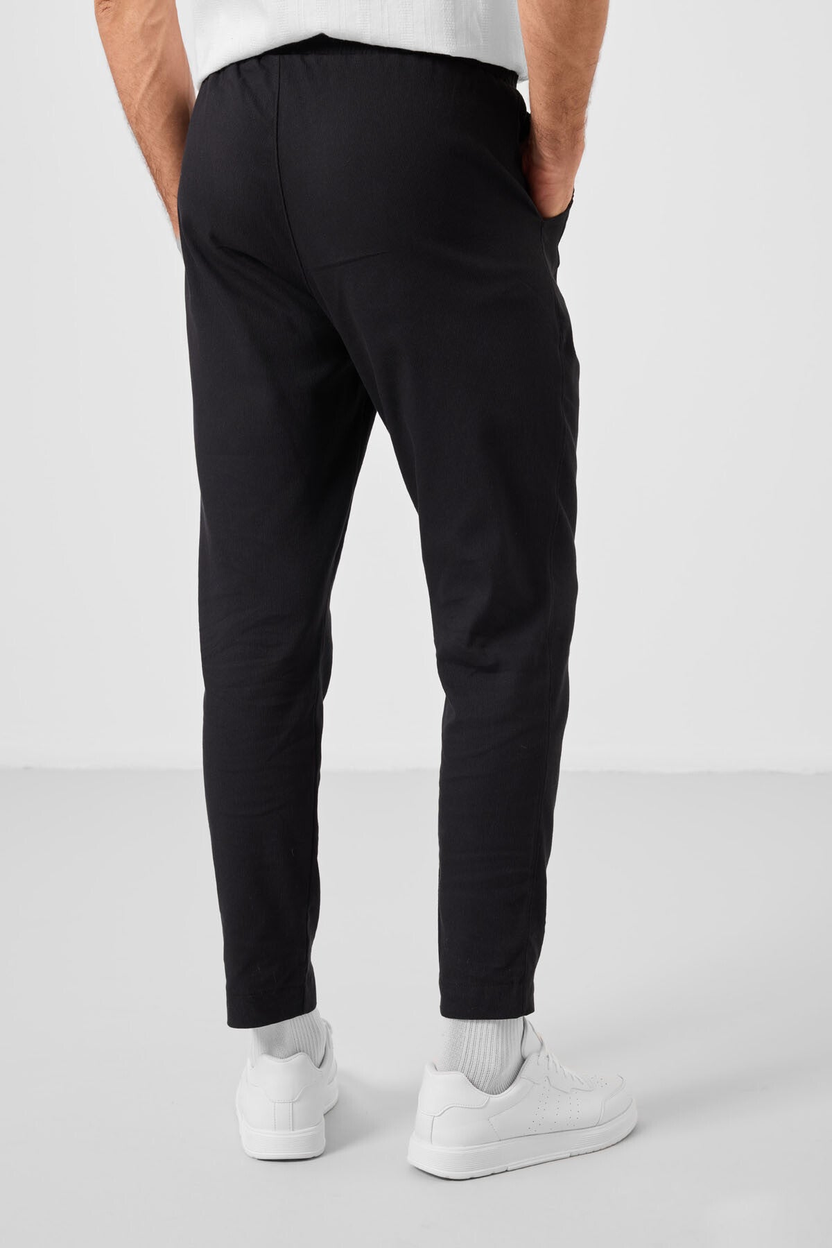 Black Standard Fit Weaving Lightweight and Flexible Chino Trousers - 82177
