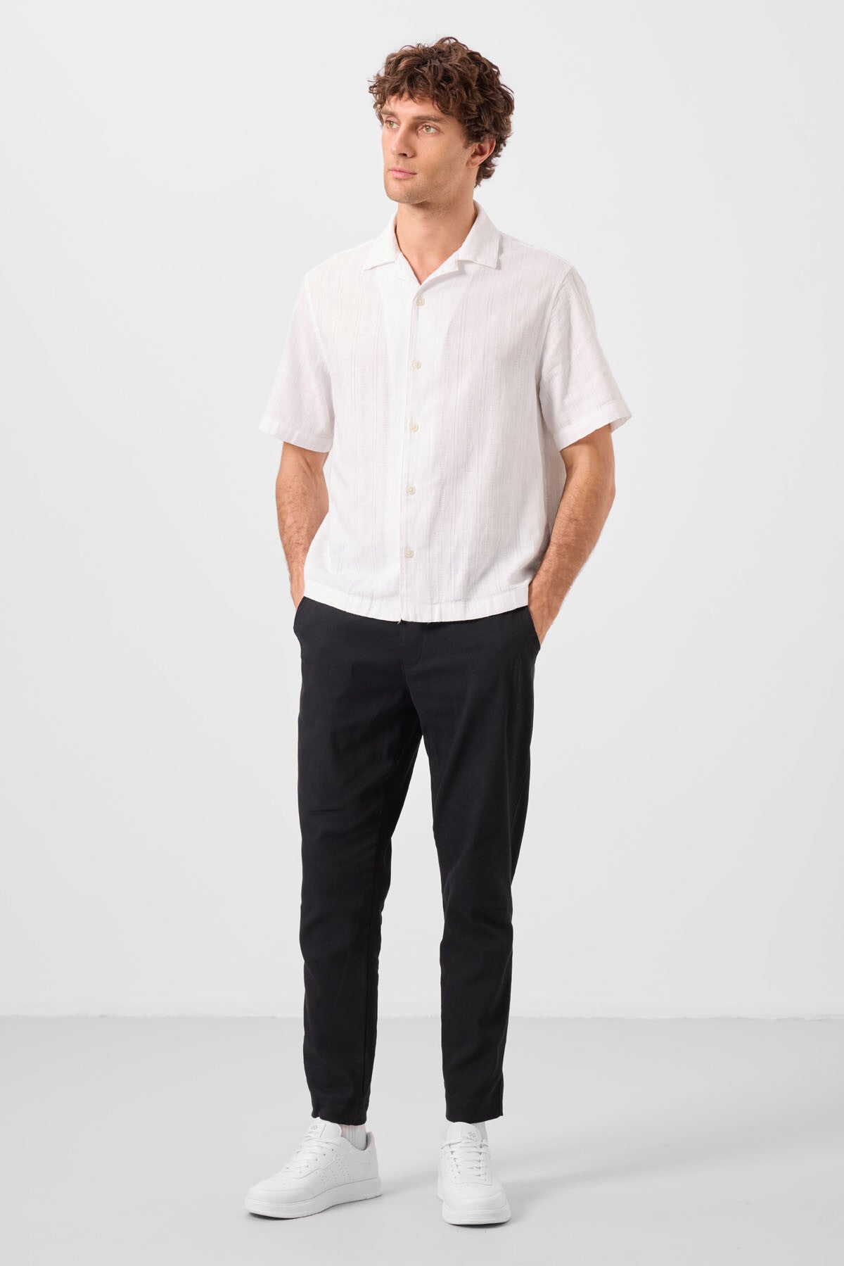 Black Standard Fit Weaving Lightweight and Flexible Chino Trousers - 82177