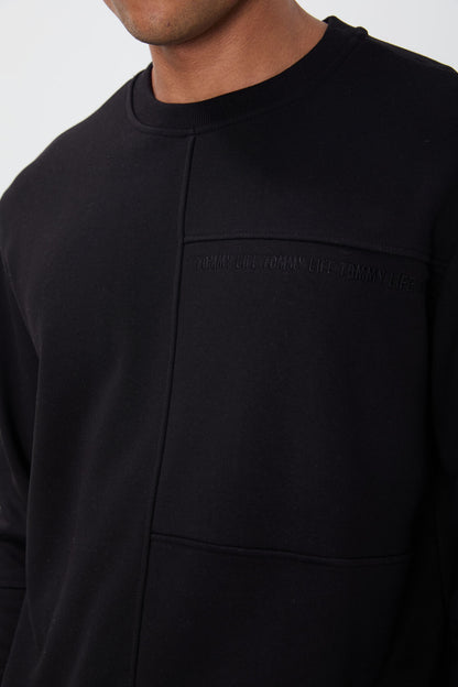 Black Compact Cotton Thick Smooth Textured O Collar Standard Fit Men's Sweatshirt -88405