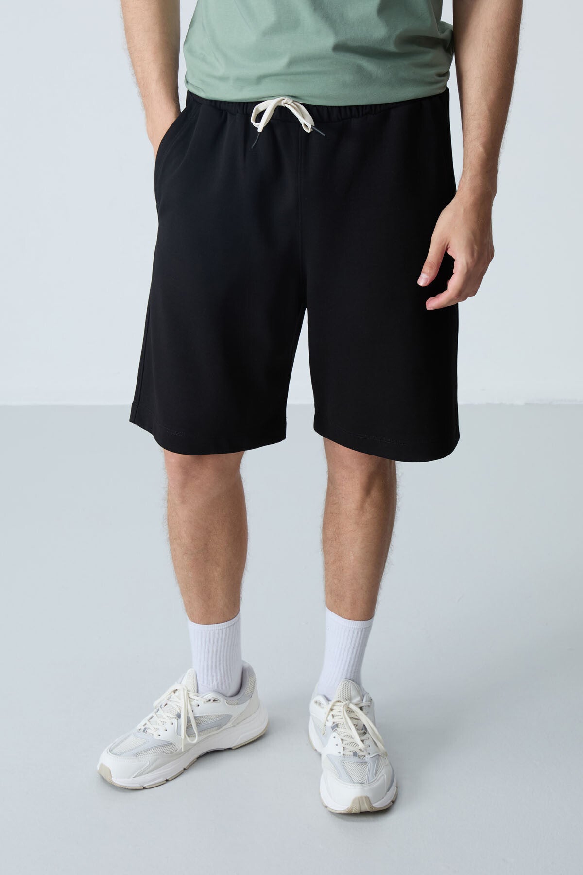 Black Cotton Thick Soft Textured Standard Fit Basic Men's Shorts - 81275