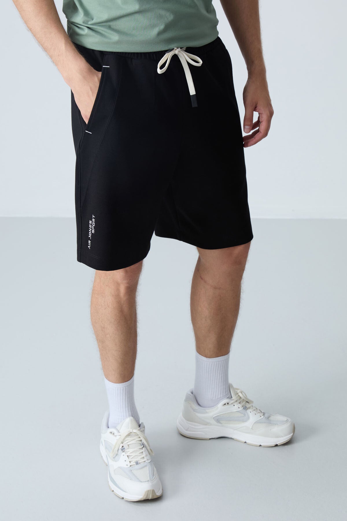 Black Cotton Thick Soft Textured Standard Fit Basic Men's Shorts - 81278