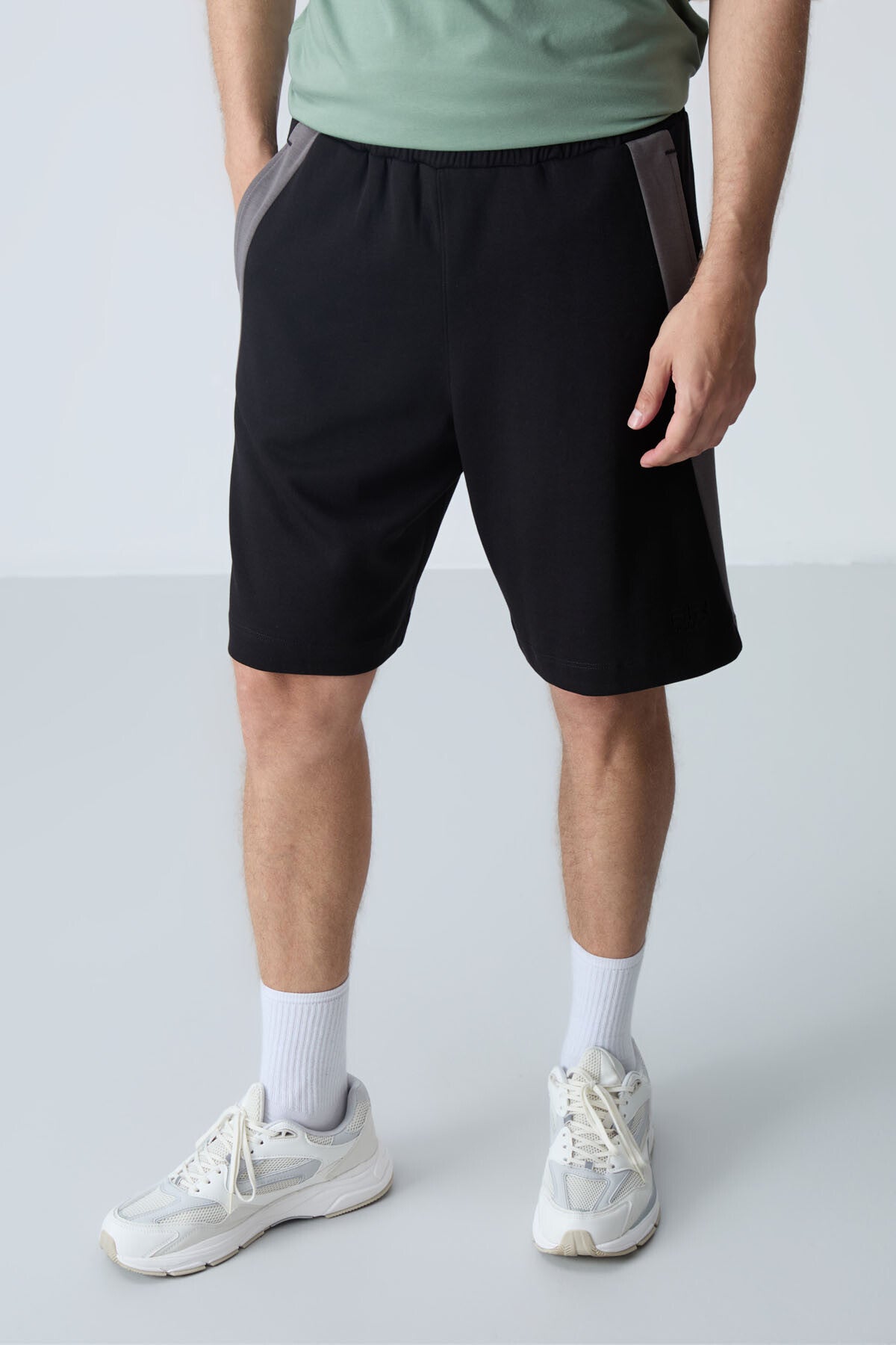 Black Cotton Thick Soft Textured Standard Fit Basic Men's Shorts - 81280