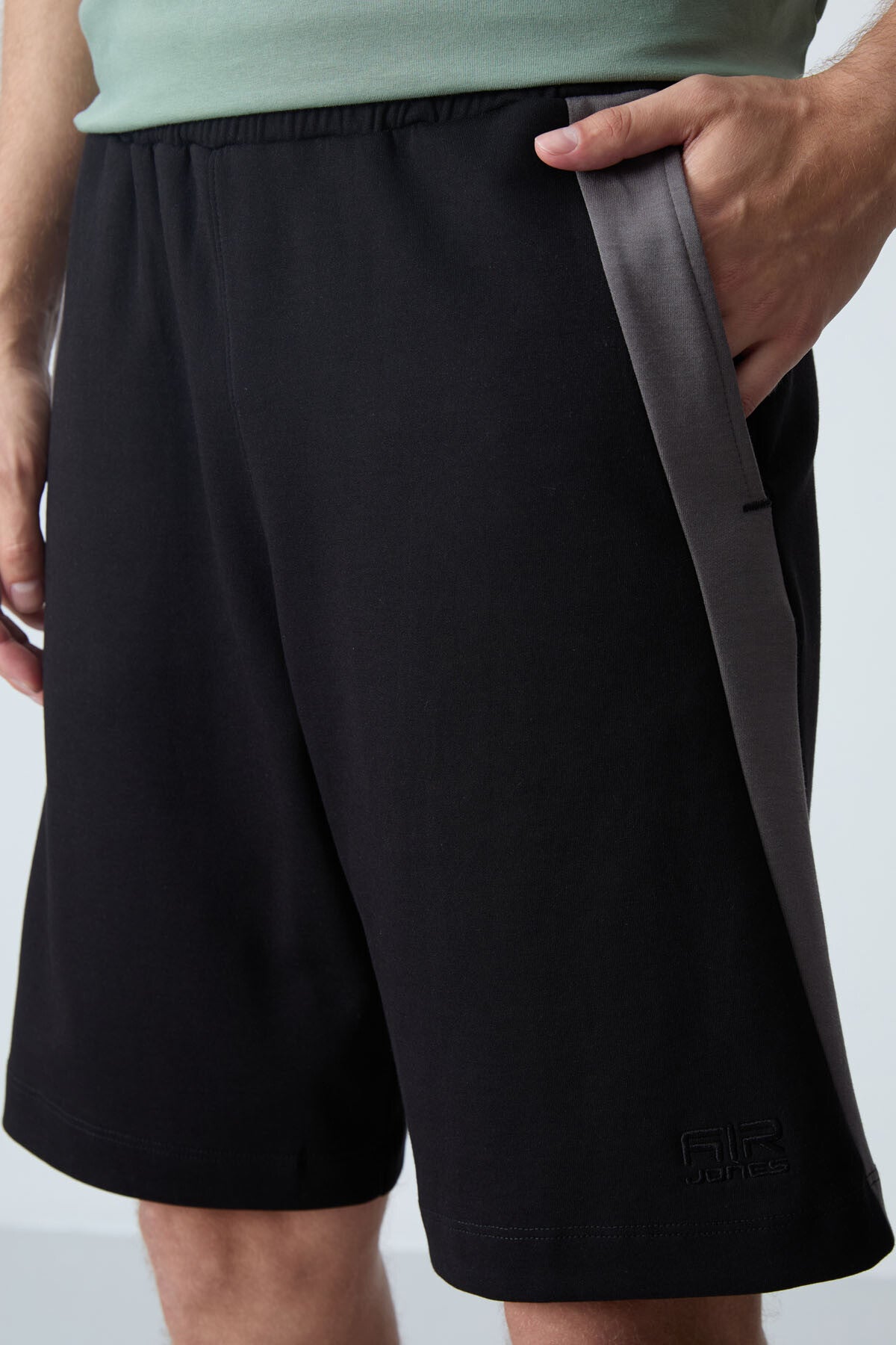 Black Cotton Thick Soft Textured Standard Fit Basic Men's Shorts - 81280