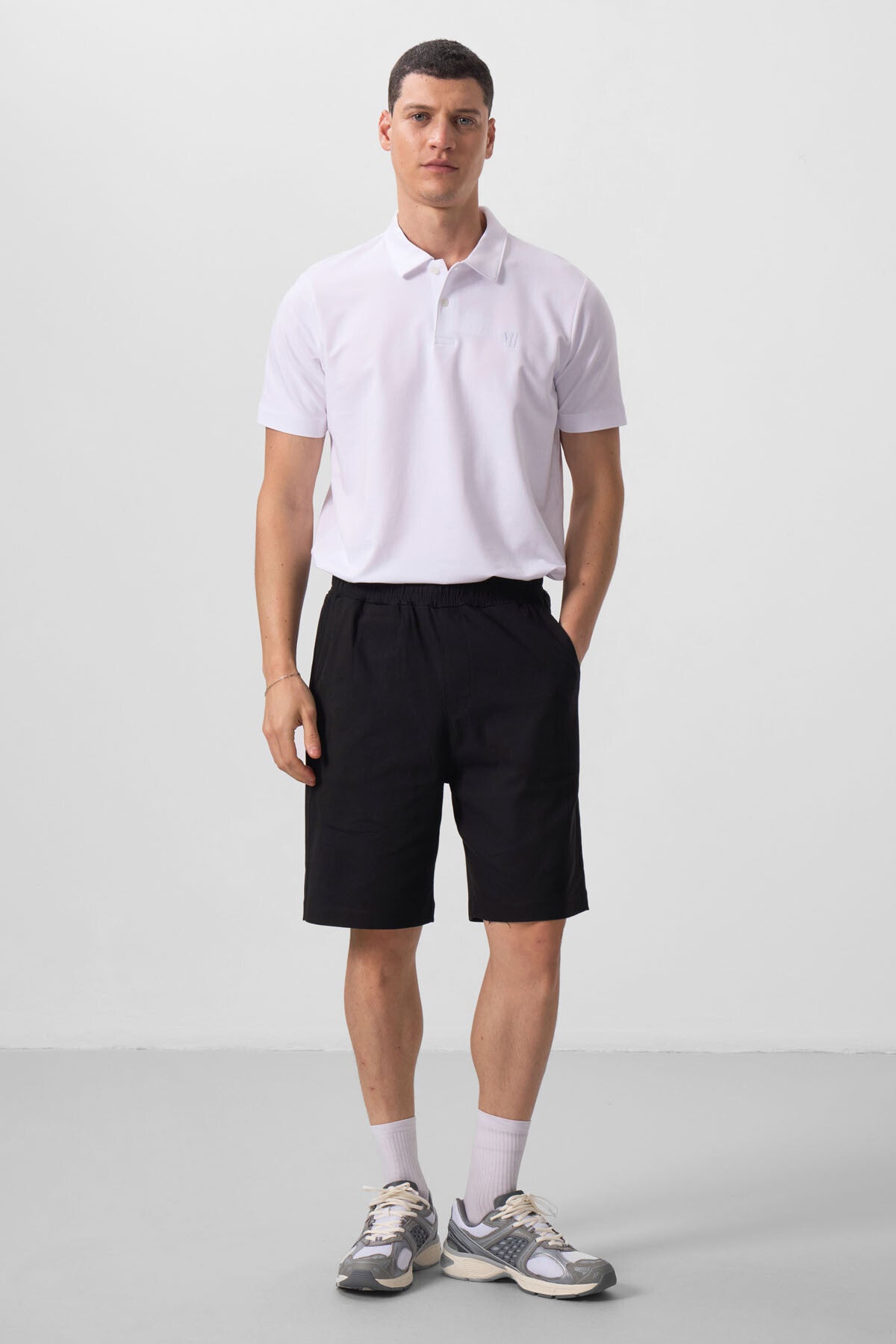 Black Standard Fit Woven Lightly Stretchable Chino Men's Shorts - 81290