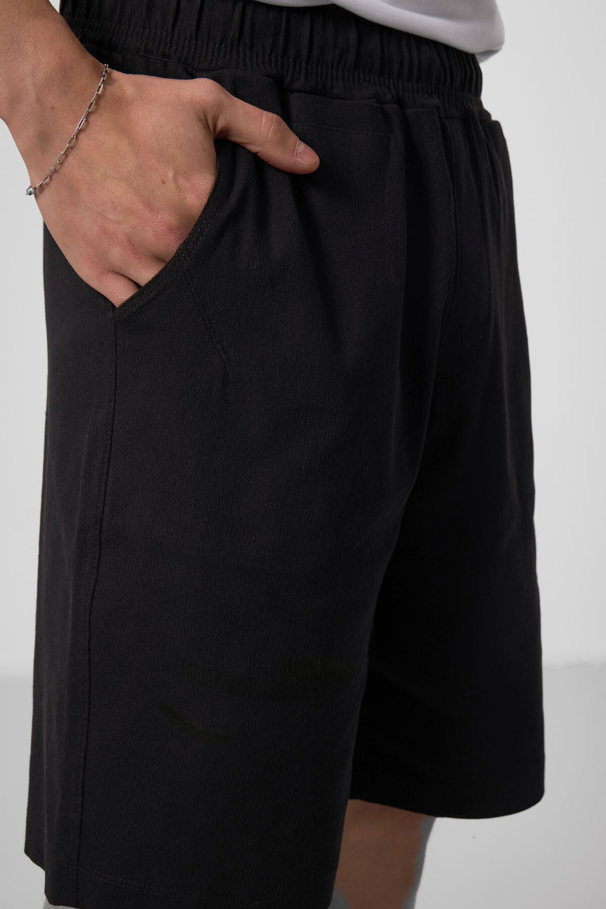 Black Standard Fit Woven Lightly Stretchable Chino Men's Shorts - 81290