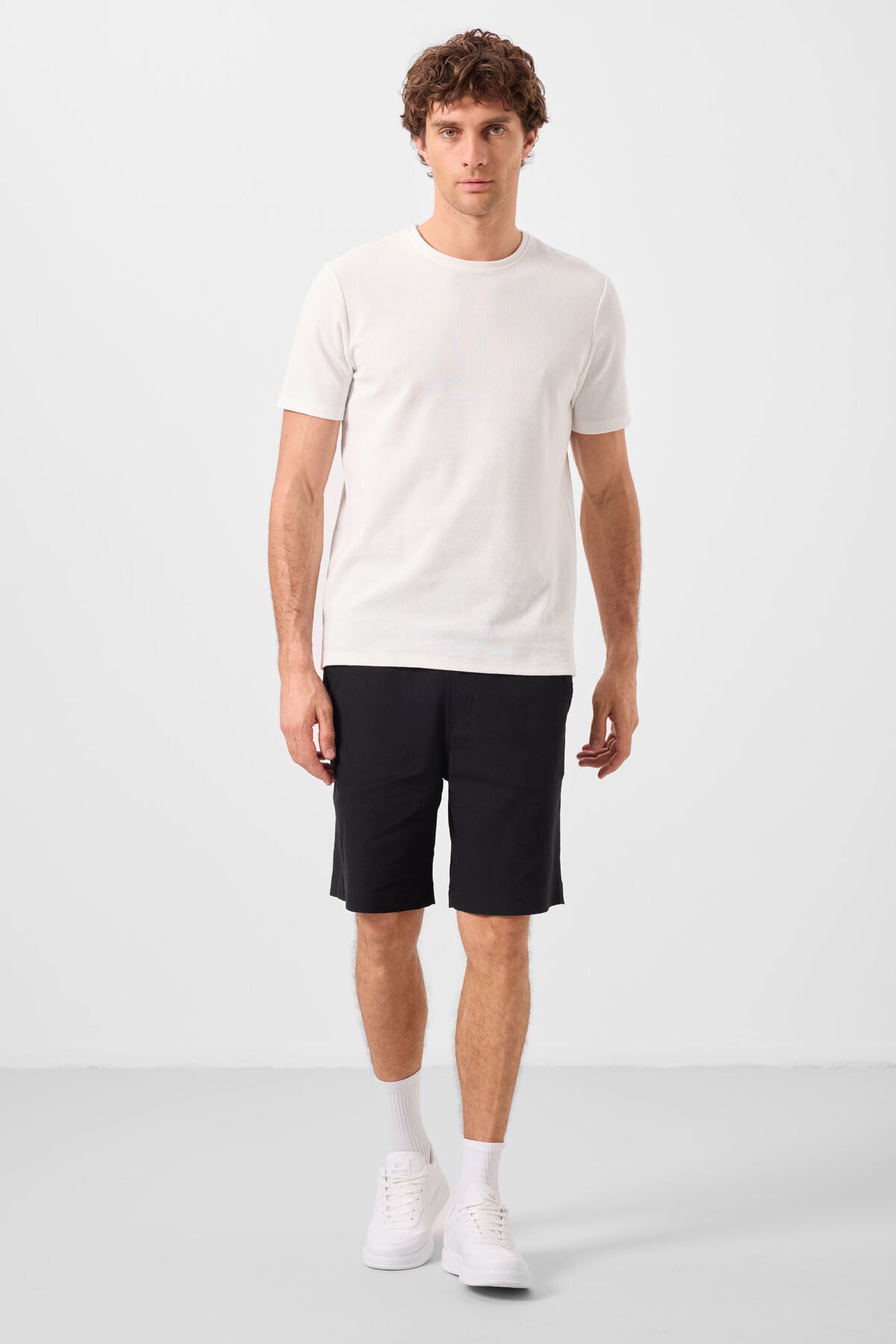 Black Standard Fit Weaving Lightweight Flexible Chino Shorts - 81289