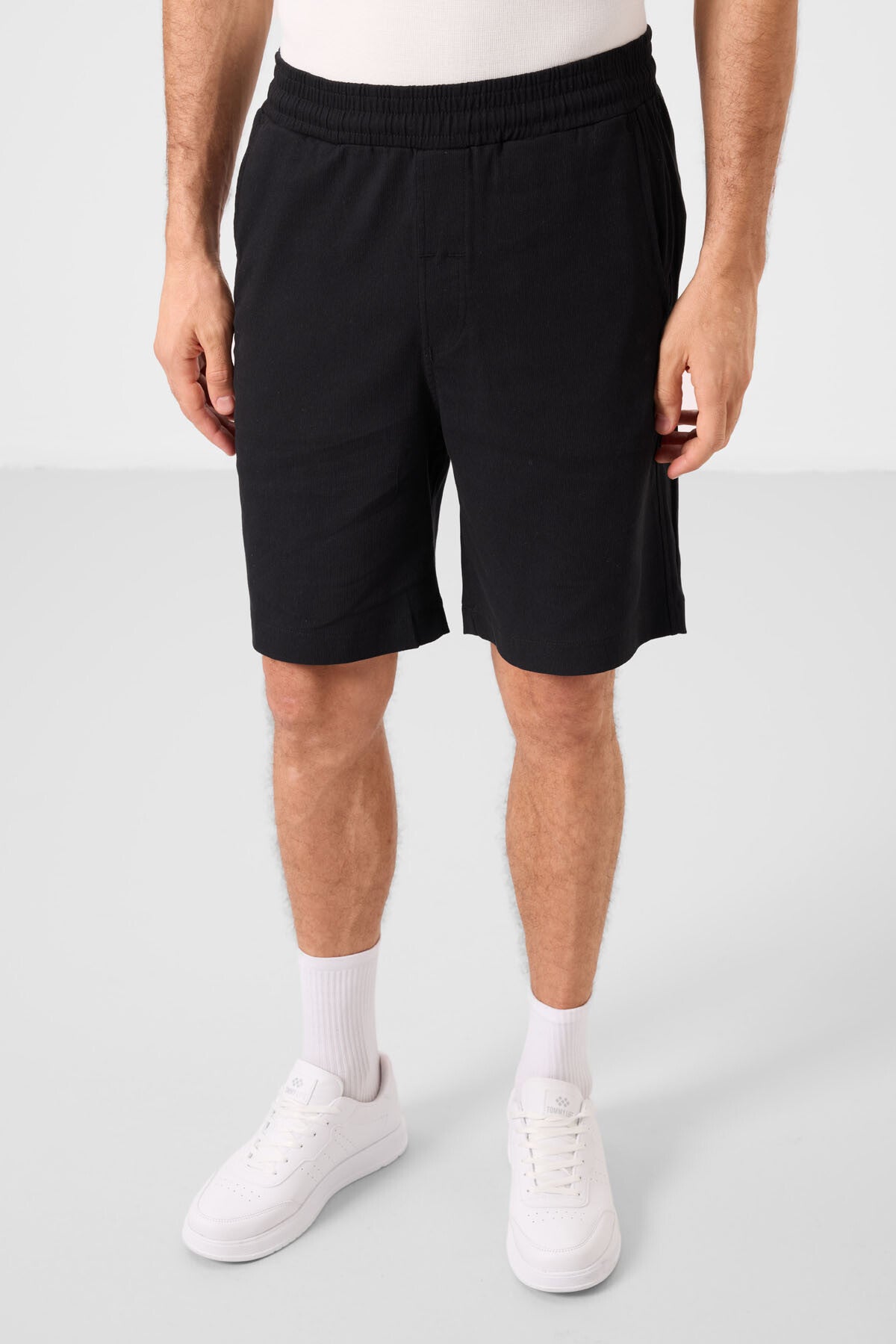 Black Standard Fit Weaving Lightweight Flexible Chino Shorts - 81289