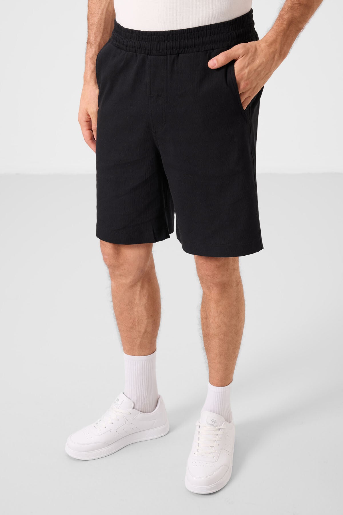 Black Standard Fit Weaving Lightweight Flexible Chino Shorts - 81289