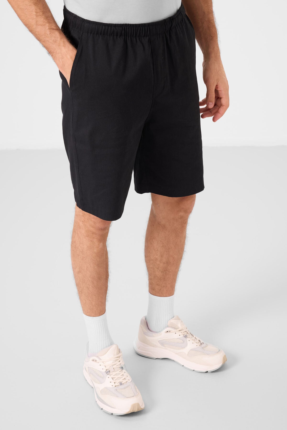 Black Standard Fit Weaving Lightweight Flexible Chino Shorts - 81291