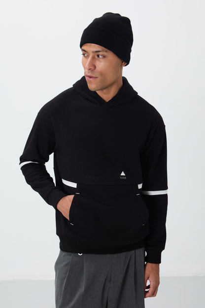 Black Cotton Thick Fleece-Lined Soft Textured Comfort Fit Embroidered Men's Sweatshirt - 88417