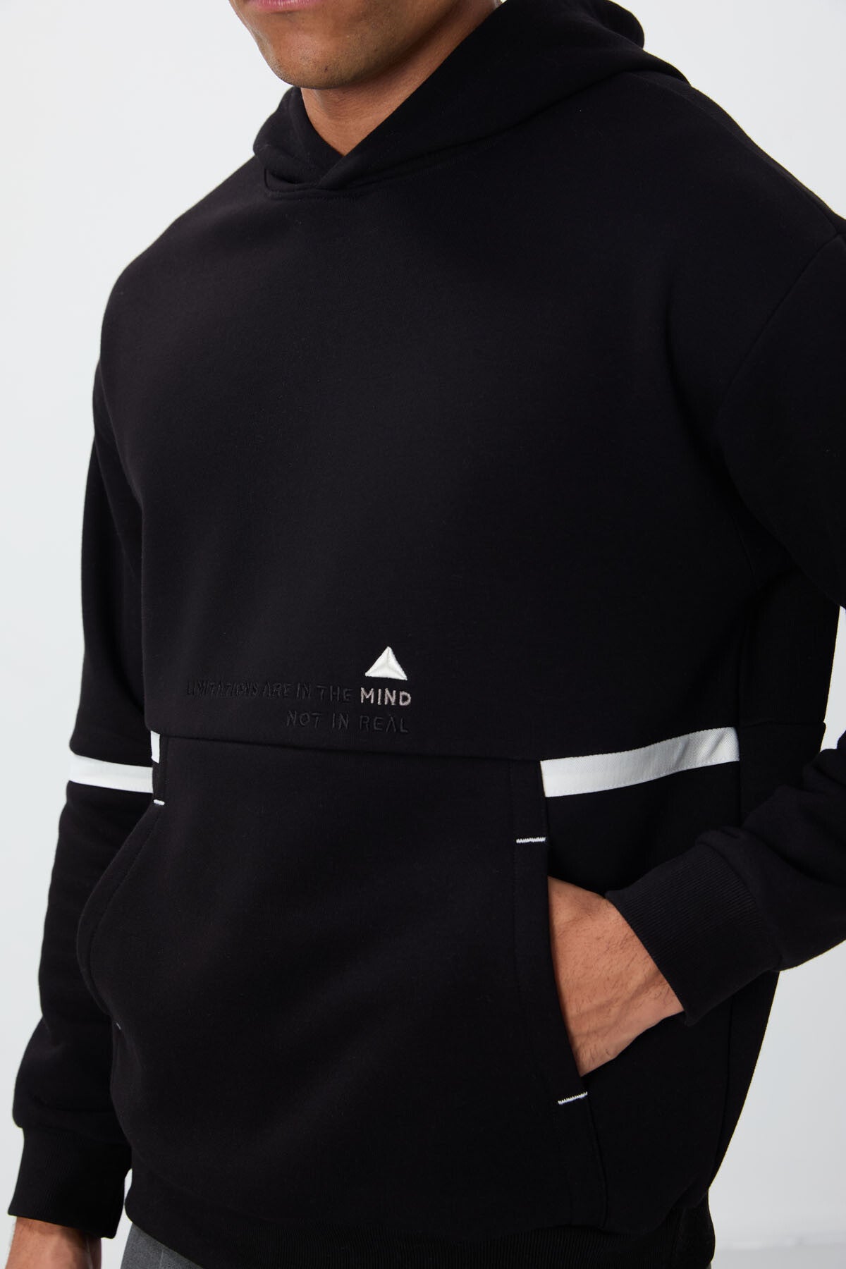 Black Cotton Thick Fleece-Lined Soft Textured Comfort Fit Embroidered Men's Sweatshirt - 88417