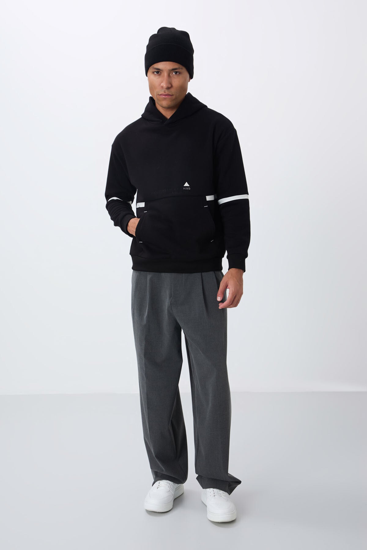 Black Cotton Thick Fleece-Lined Soft Textured Comfort Fit Embroidered Men's Sweatshirt - 88417