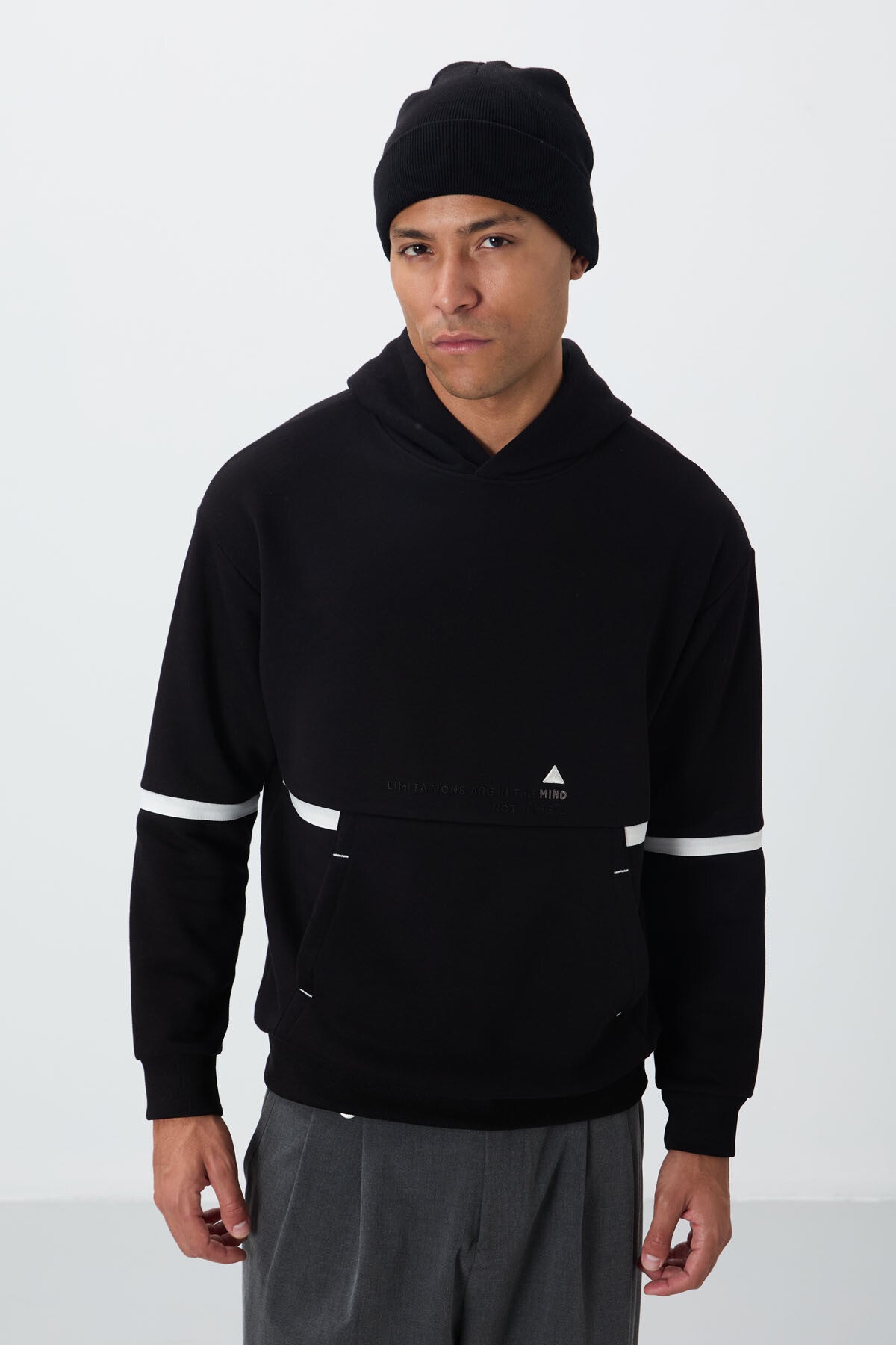 Black Cotton Thick Fleece-Lined Soft Textured Comfort Fit Embroidered Men's Sweatshirt - 88417