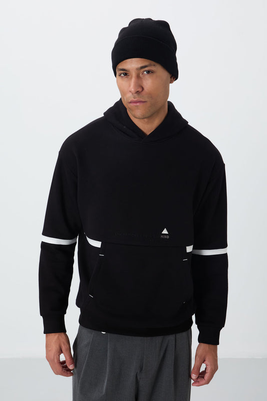 Black Cotton Thick Fleece-Lined Soft Textured Comfort Fit Embroidered Men's Sweatshirt - 88417