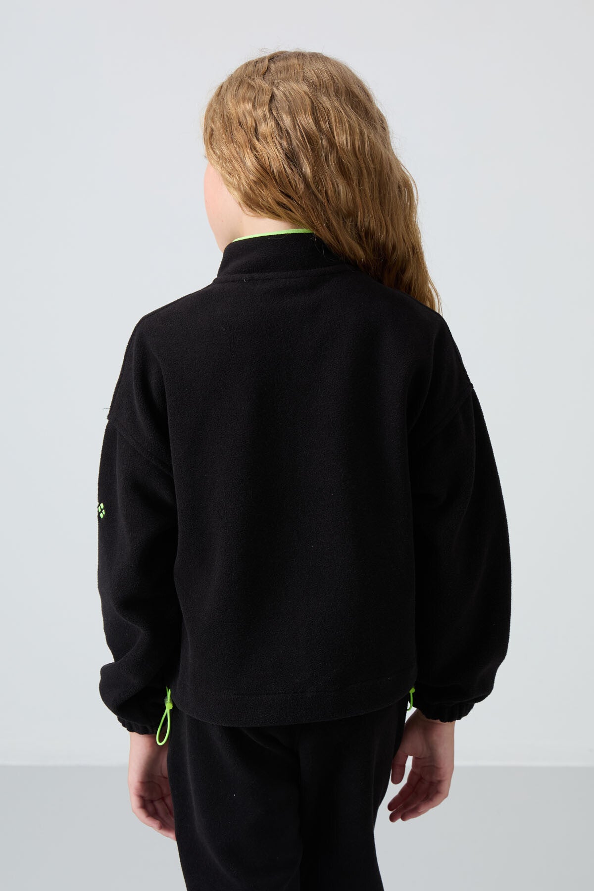 Black Thick Soft Textured Standard Fit Embroidered Fleece Girl's Sweatshirt - 75157