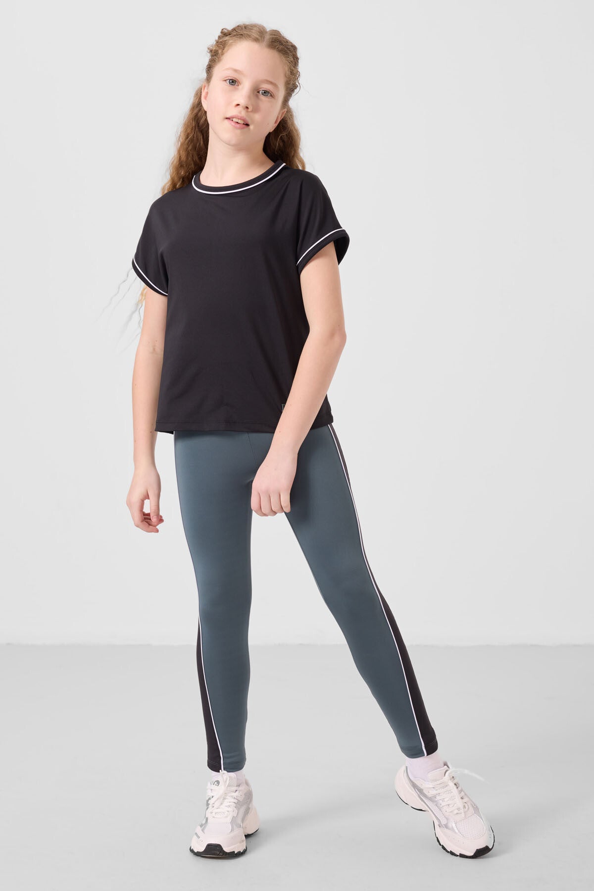 Black and forest green O collar side strip Detailed Standard Fit Performance Girl Tights Set - 75191