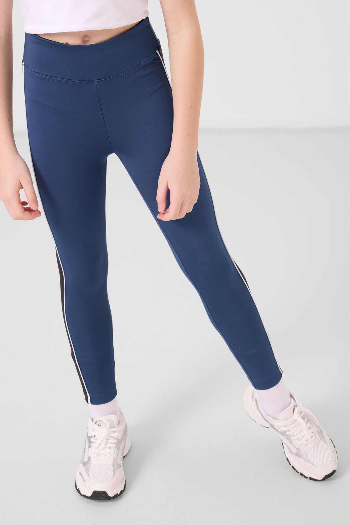 Black-parliament O collar side stripe Detailed Standard Fit Performance Tights Set for - 75191