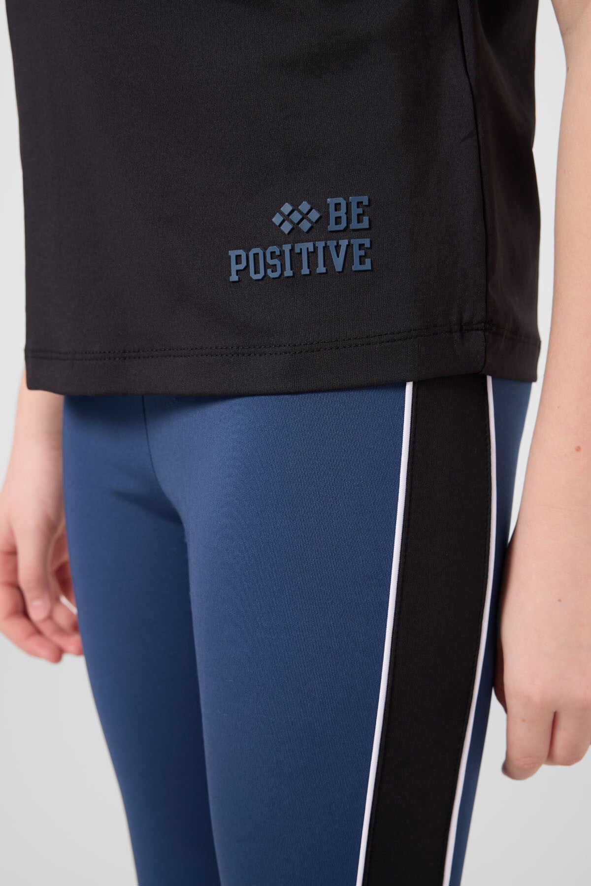 Black-parliament O collar side stripe Detailed Standard Fit Performance Tights Set for - 75191