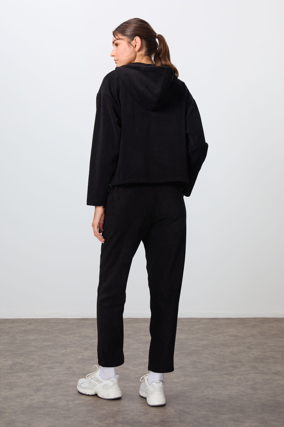 Black Thick Soft Textured Hooded Oversize Embroidered Fleece Women's Tracksuit Set -95338