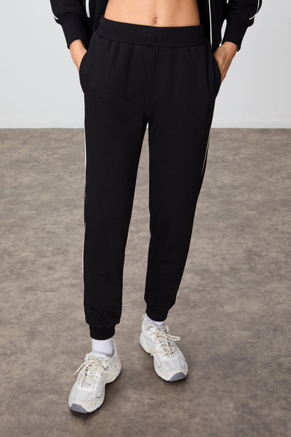 Black Compact Cotton Thick Smooth Textured Stand Collar Oversize Fit Women's Tracksuit Set - 95340