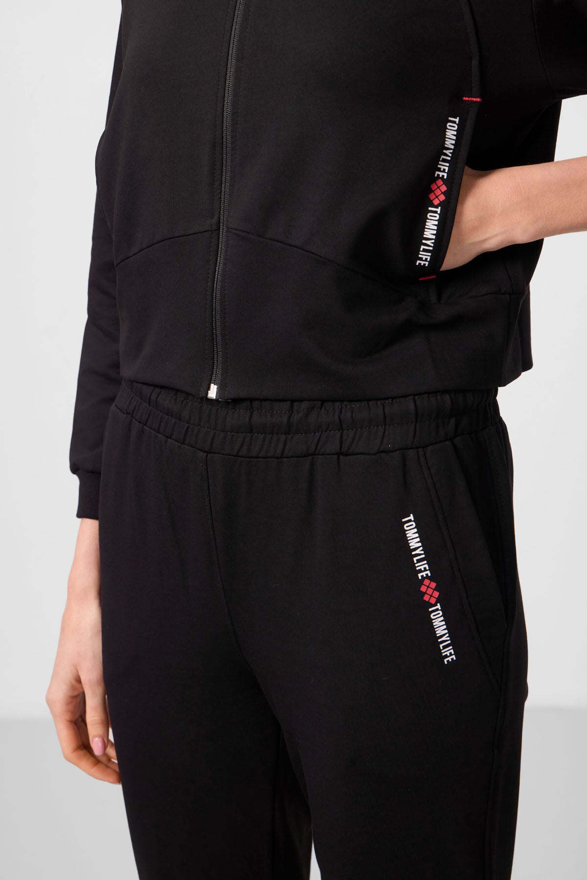 Black Hooded Zippered Oversize Women's Tracksuit Set - 95328