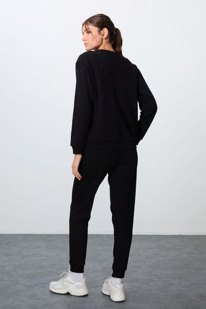 Black Compact Cotton Thick Smooth Textured O Collar Oversize Fit Women's Tracksuit Set - 95341