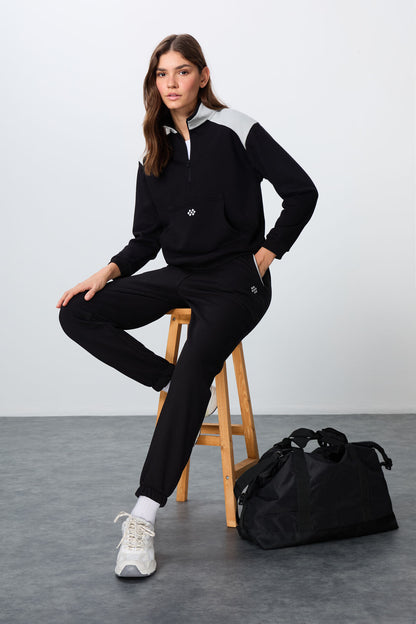 Black Compact Cotton Thick Smooth Textured Stand Collar Oversize Fit Women's Tracksuit Set - 95342