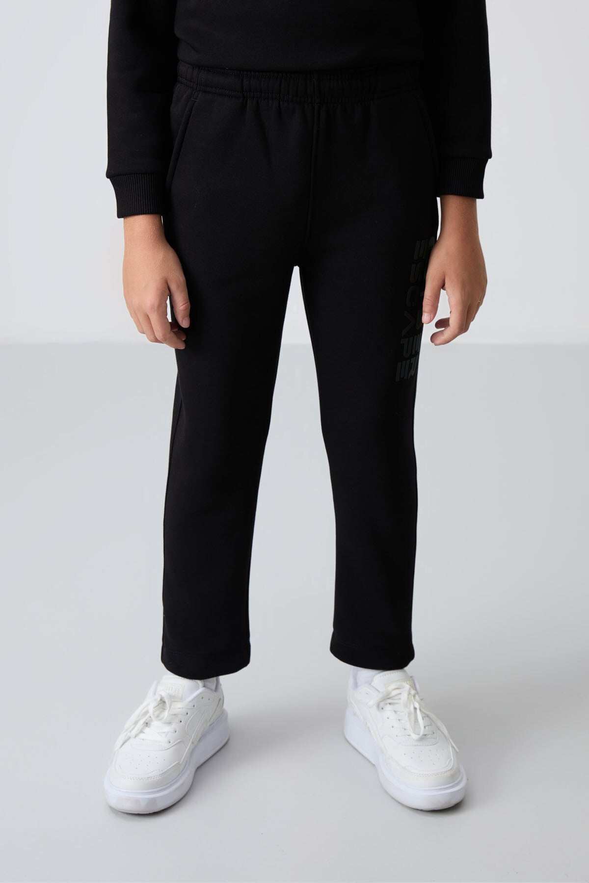 Black Cotton Thick Fleece-Lined Soft Textured Standard Fit Printed Boys' Tracksuit Set - 11233