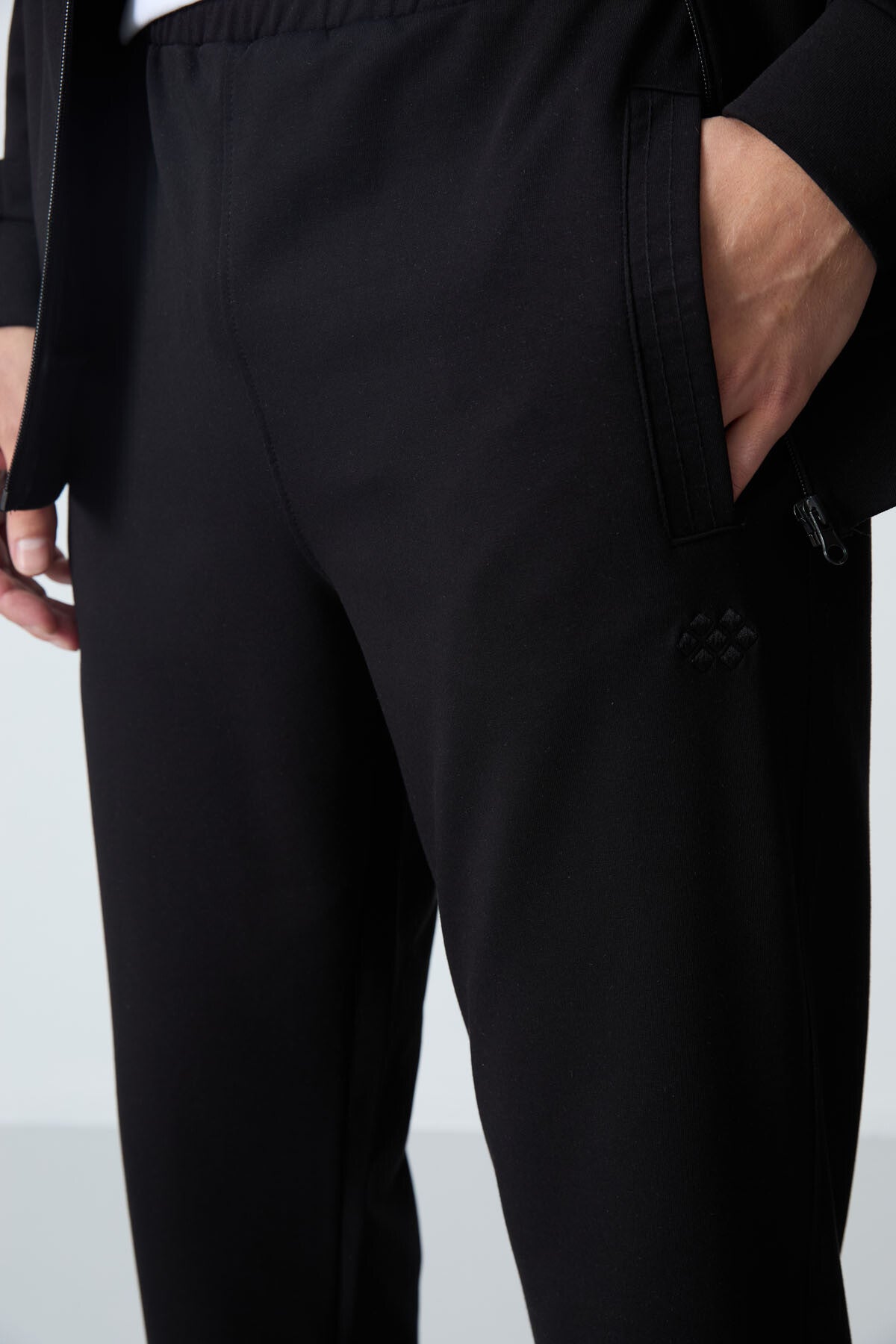 Black Cotton Thick Soft Textured Comfort Fit Basic Men's Tracksuit Set - 85260