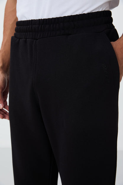 Black Compact Cotton Thick Smooth Textured Hooded Comfort Fit Men's Tracksuit Set - 85262