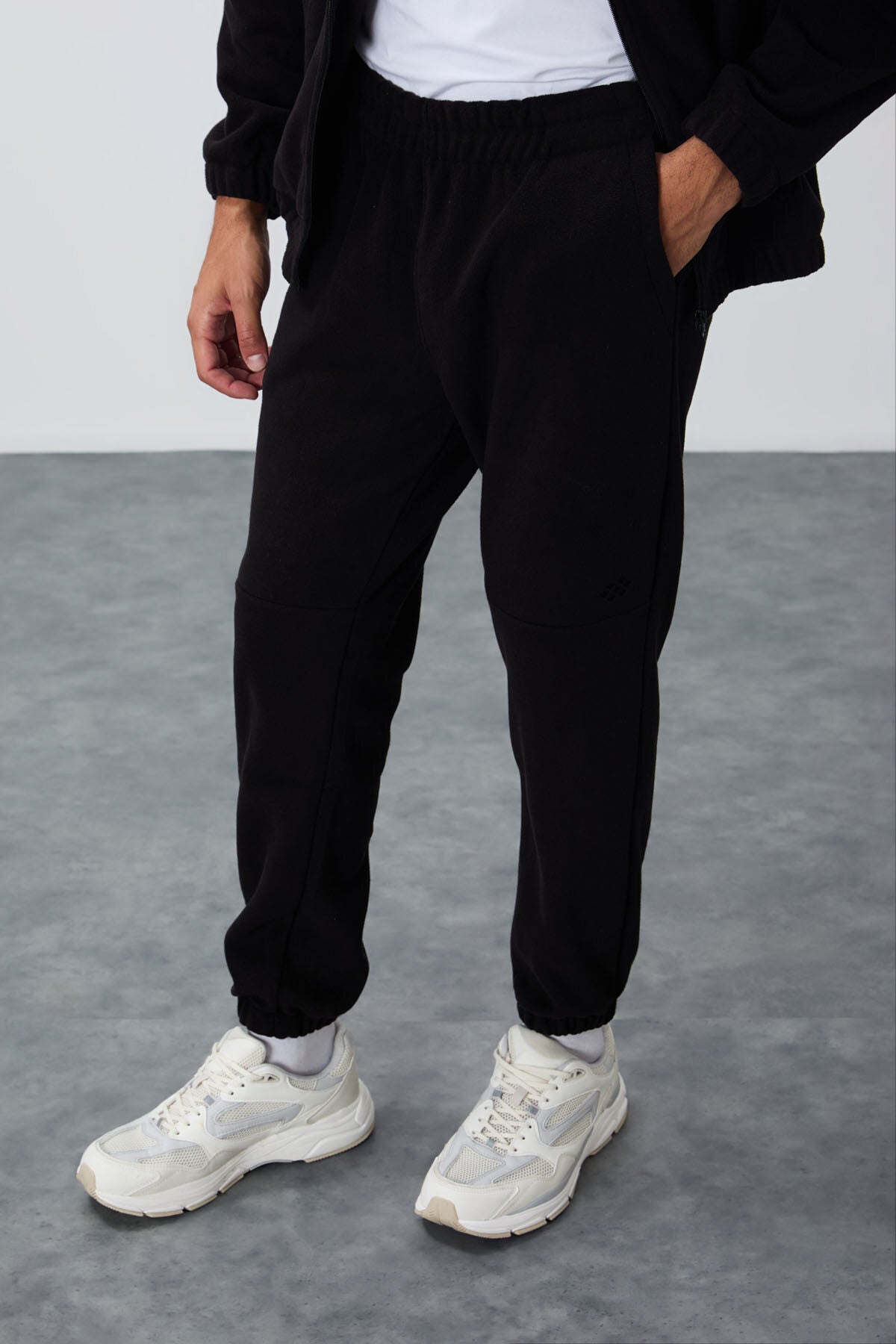 Black Thick Soft Textured Comfort Fit Embroidered Men's Tracksuit Set - 85269