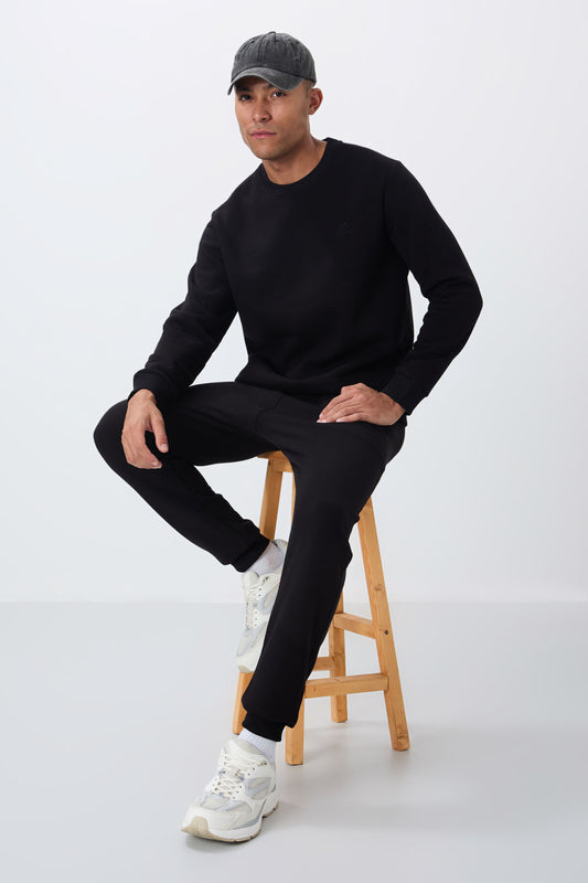 Black Cotton Thick Fleece-Lined Soft Textured Comfort Fit Embroidered Men's Tracksuit Set -85265