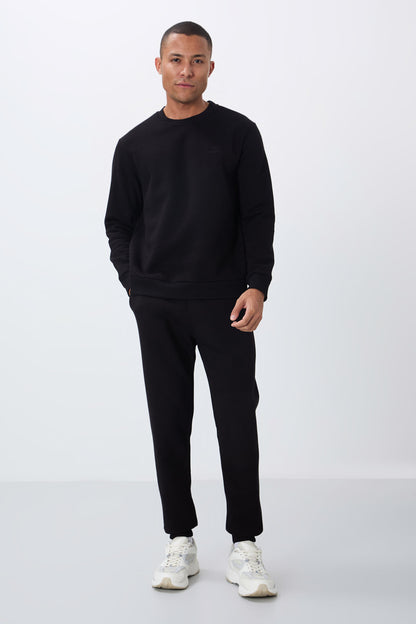 Black Cotton Thick Fleece-Lined Soft Textured Comfort Fit Embroidered Men's Tracksuit Set -85265