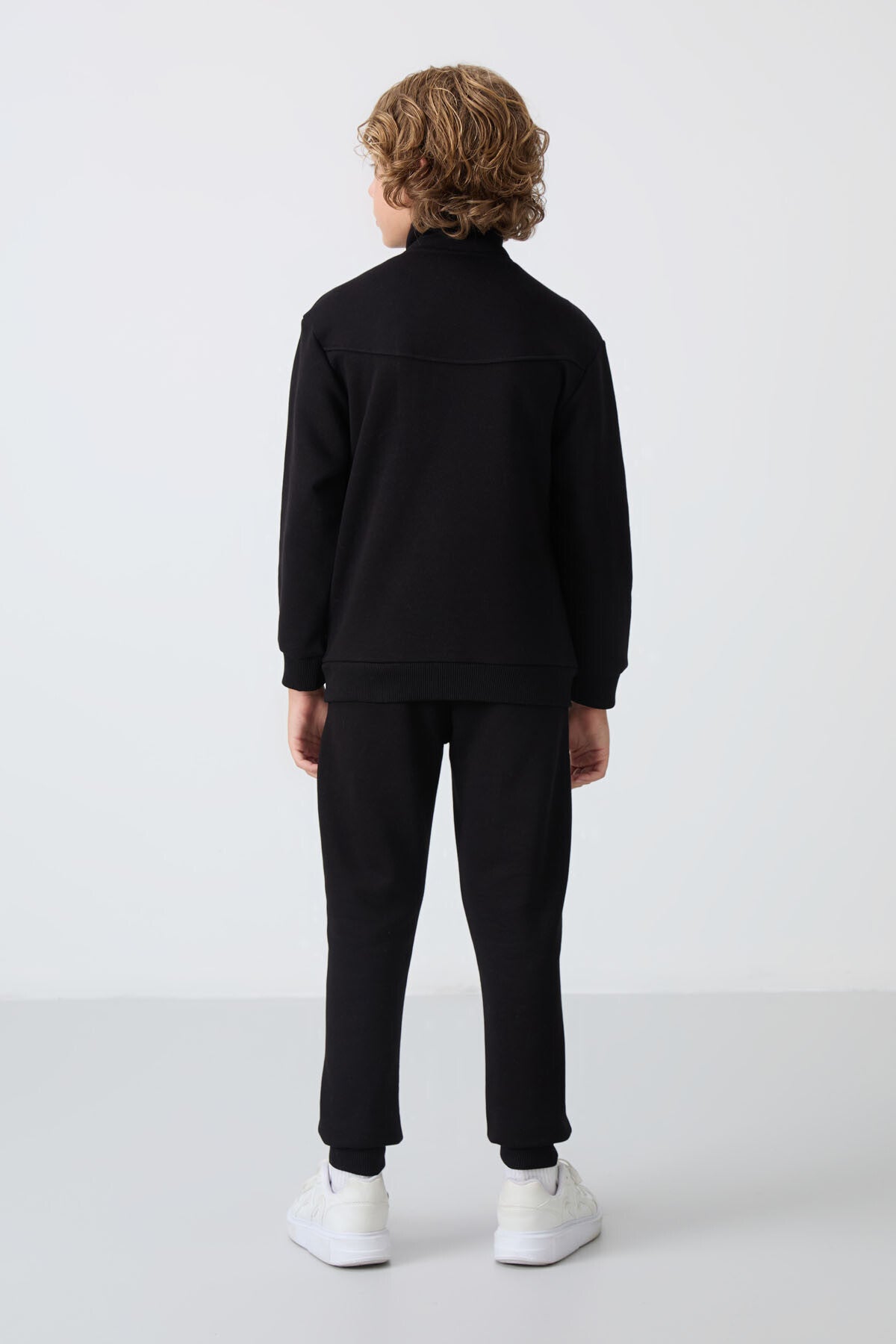 Black Cotton Thick Fleece-Lined Soft Textured Standard Fit Embroidered Boys' Tracksuit Set - 11240