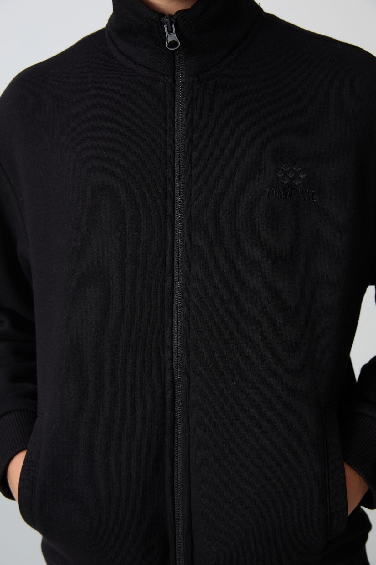 Black Cotton Thick Fleece-Lined Soft Textured Standard Fit Embroidered Boys' Tracksuit Set - 11256
