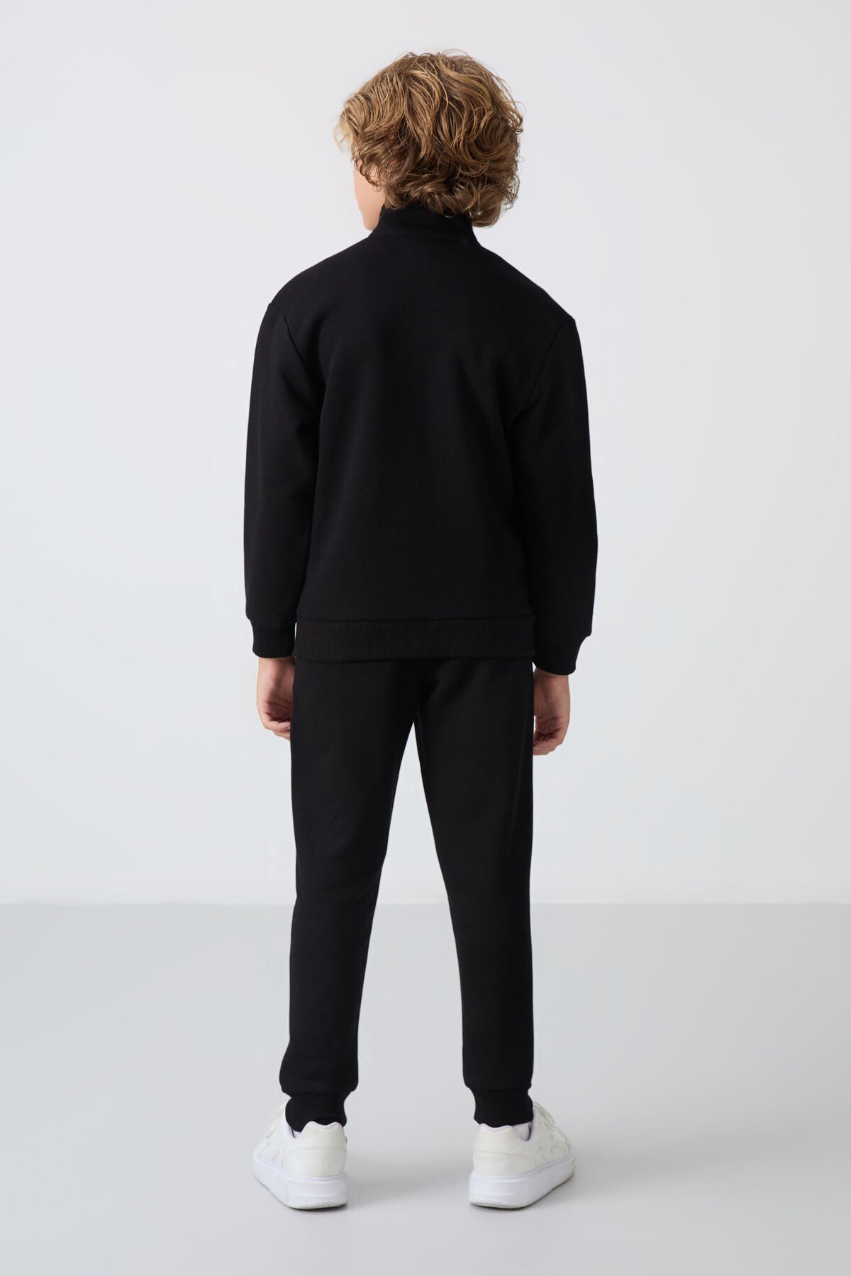 Black Cotton Thick Fleece-Lined Soft Textured Standard Fit Embroidered Boys' Tracksuit Set - 11256