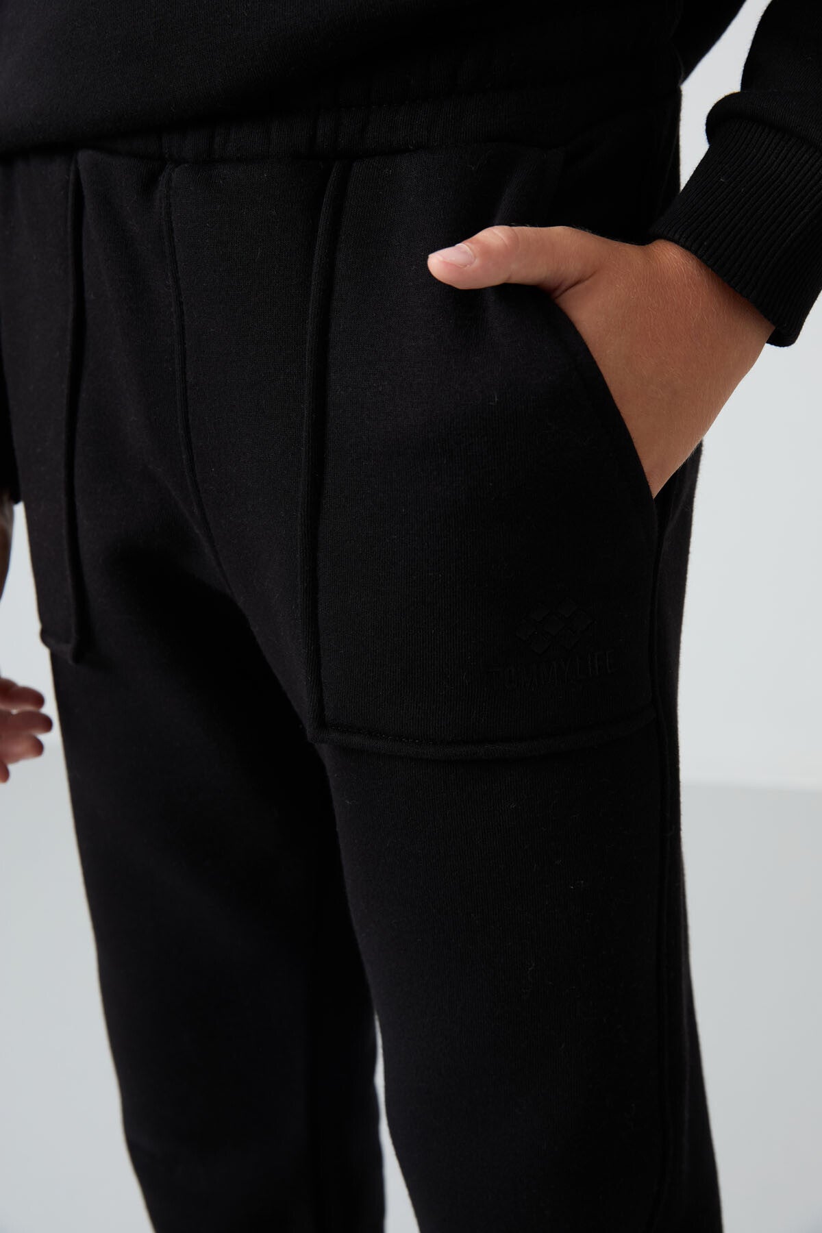 Black Cotton Thick Fleece-Lined Soft Textured Standard Fit Printed Boys' Tracksuit Set - 11257