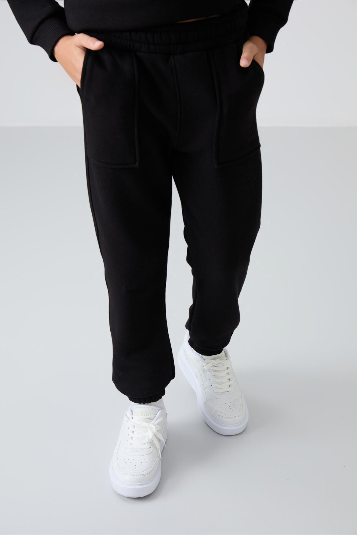 Black Cotton Thick Fleece-Lined Soft Textured Standard Fit Printed Boys' Tracksuit Set - 11257