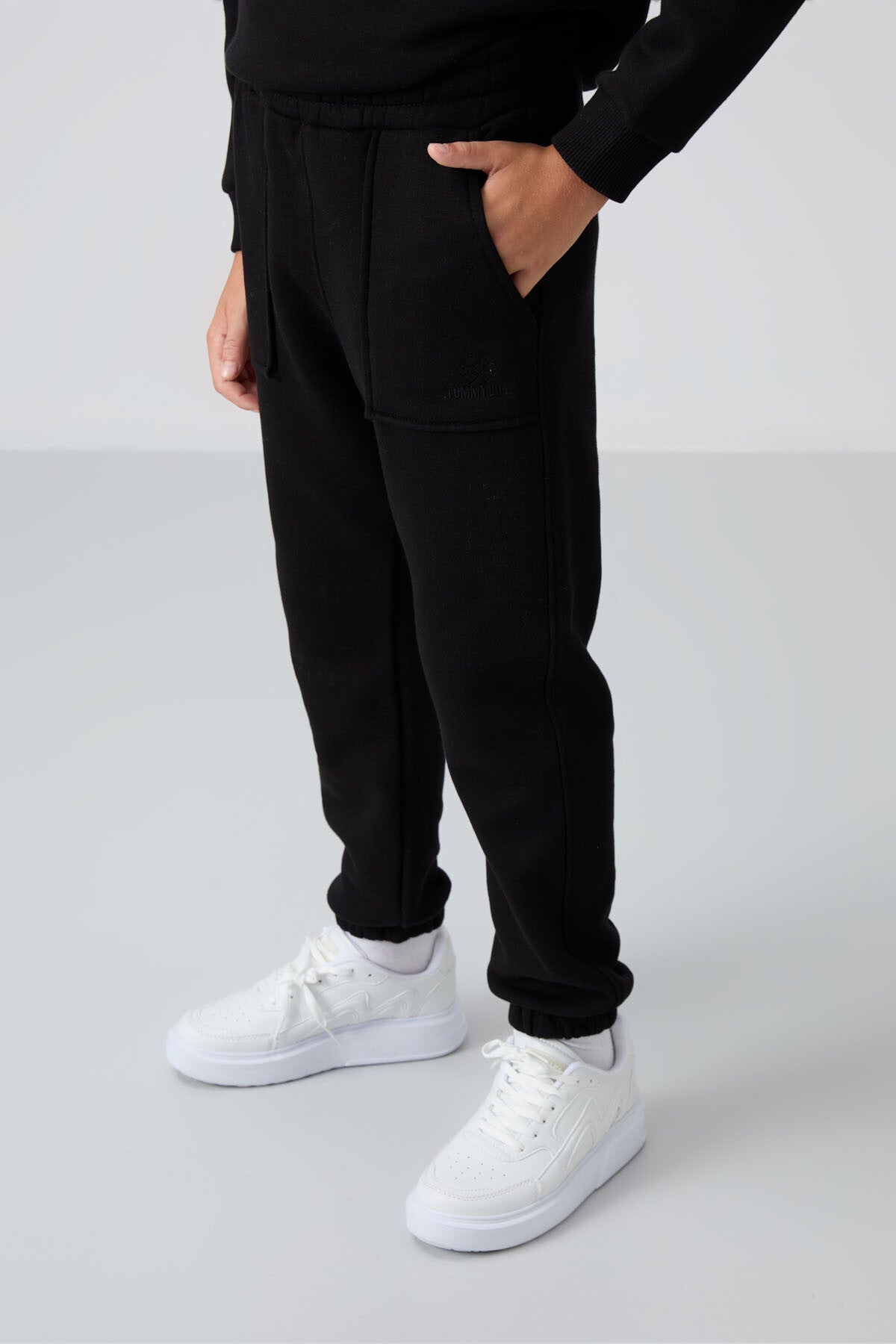 Black Cotton Thick Fleece-Lined Soft Textured Standard Fit Printed Boys' Tracksuit Set - 11257
