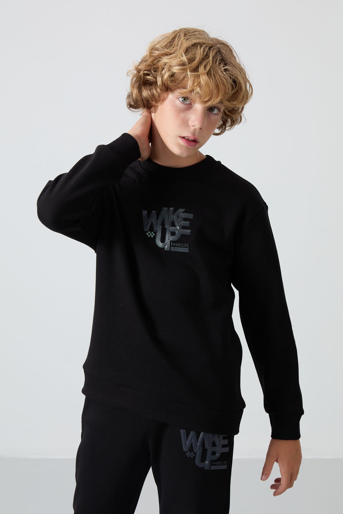 Black Cotton Thick Fleece-Lined Soft Textured Standard Fit Printed Boys' Tracksuit Set - 11253