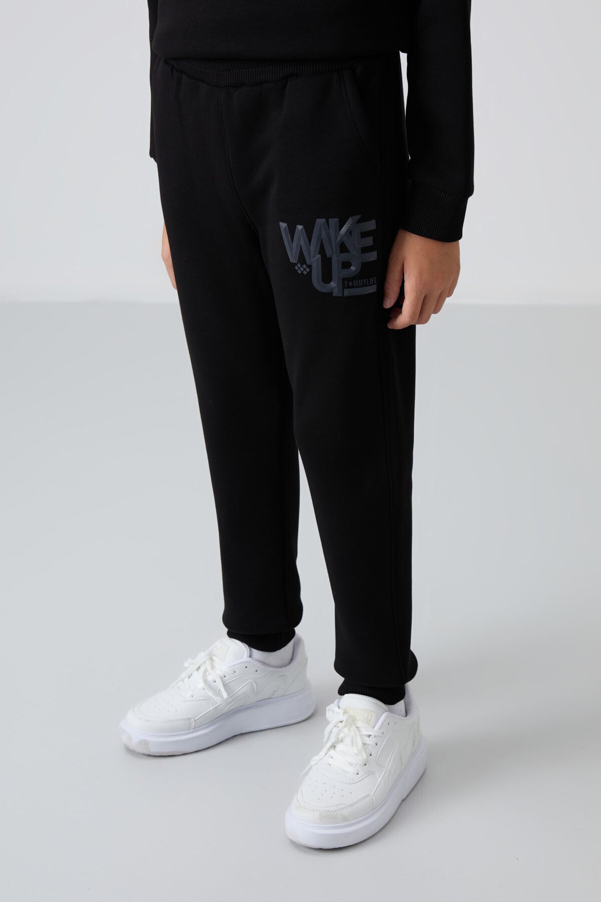 Black Cotton Thick Fleece-Lined Soft Textured Standard Fit Printed Boys' Tracksuit Set - 11253