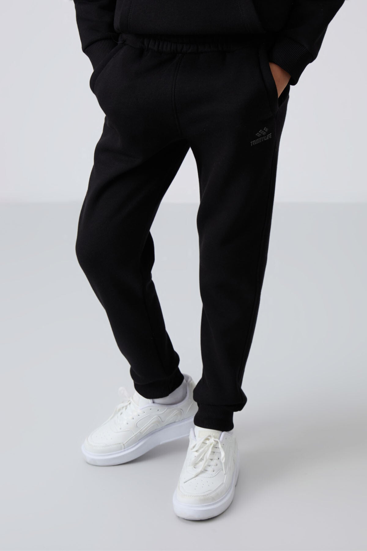 Black Cotton Thick Fleece-Lined Soft Textured Standard Fit Embroidered Boys' Tracksuit Set - 11255