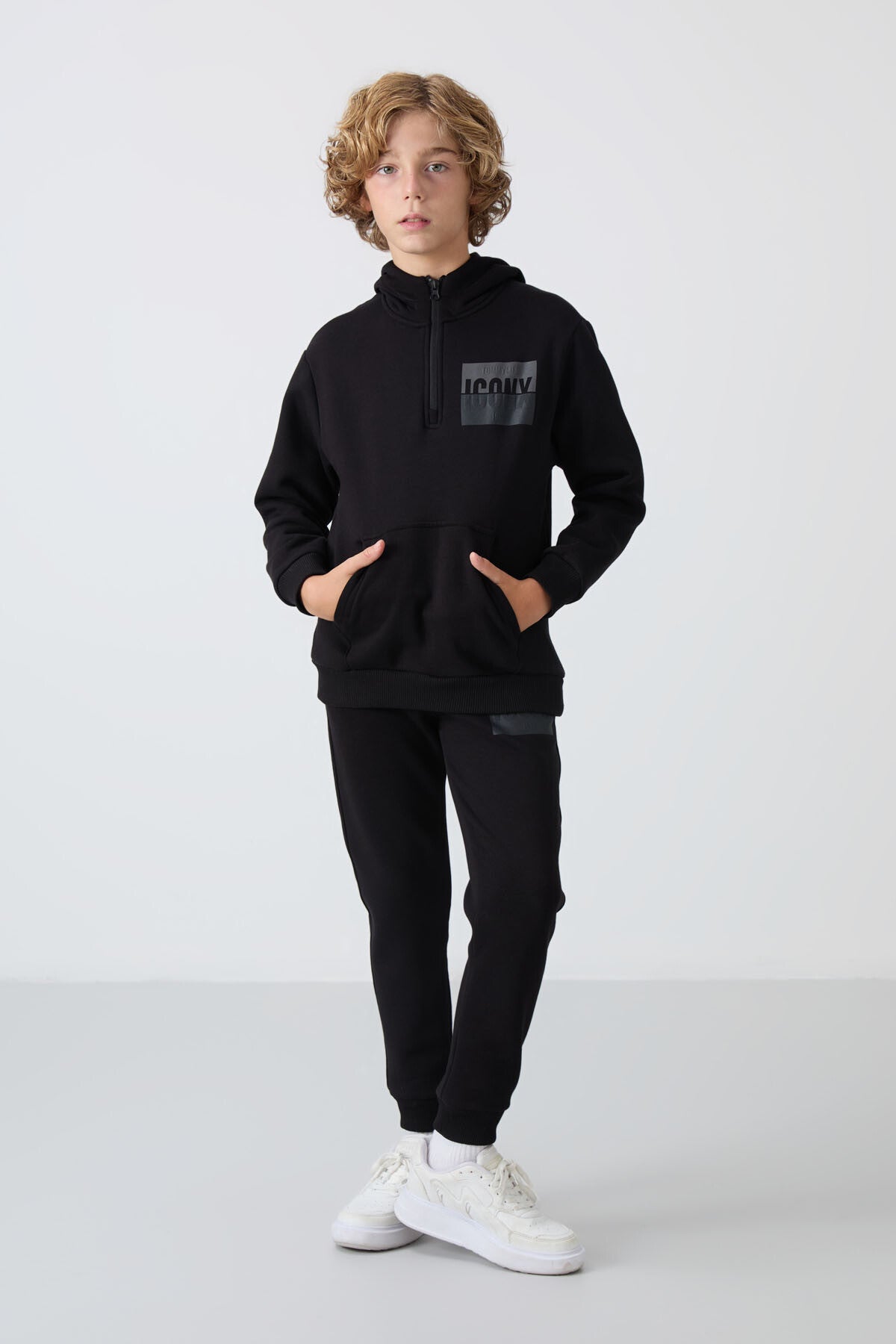 Black Cotton Thick Fleece-Lined Soft Textured Standard Fit Printed Boys' Tracksuit Set - 11246
