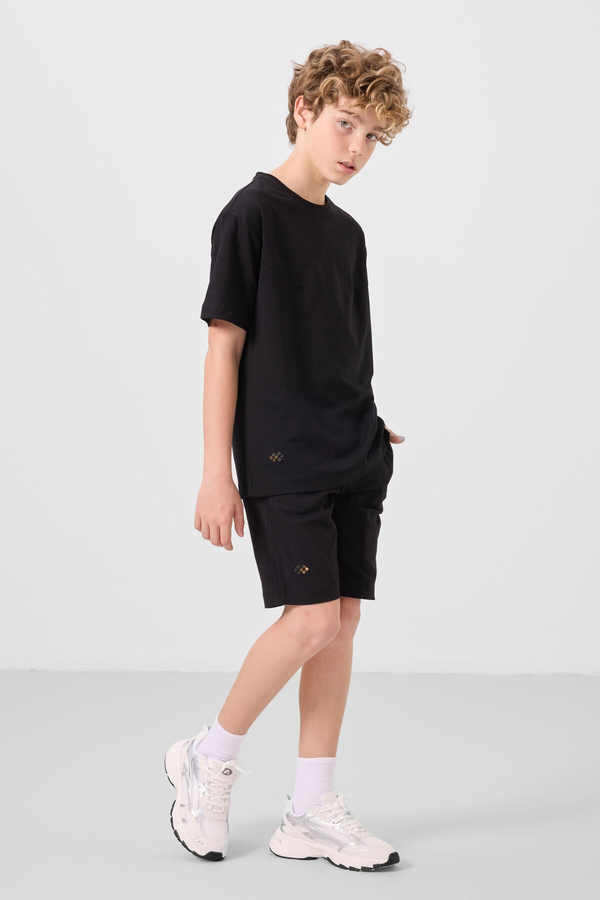 Black cotton oversized fit woven lightweight elastic Chino shorts set - 11277