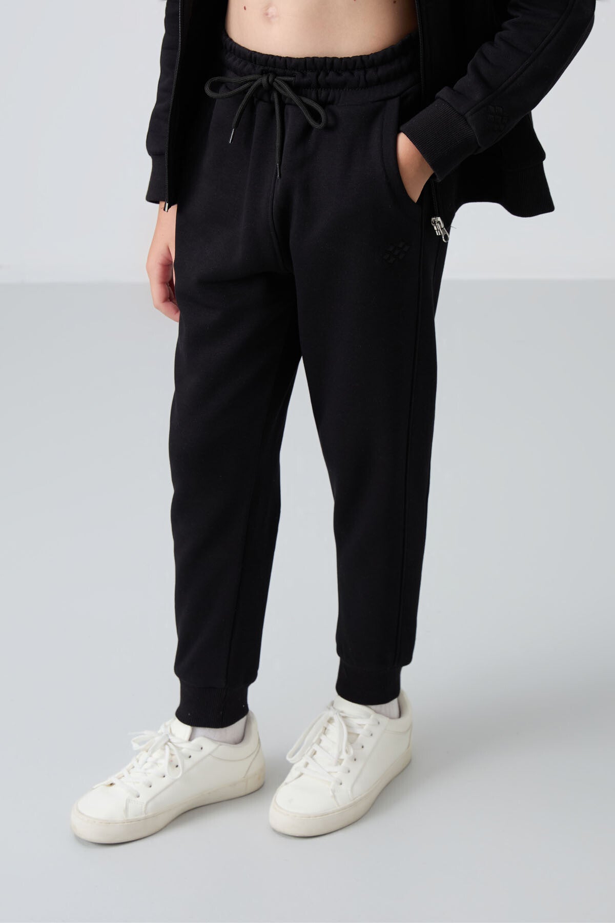 Black Cotton Fleece-Lined Soft Textured Standard Fit Embroidered Girls' Tracksuit Set - 75148