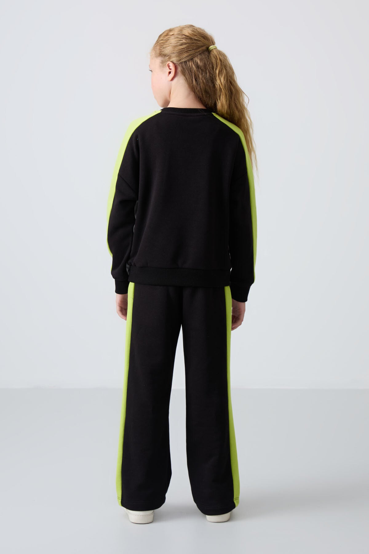 Black Cotton Fleece-Lined Soft Textured Standard Fit Printed Girls' Tracksuit Set - 75165