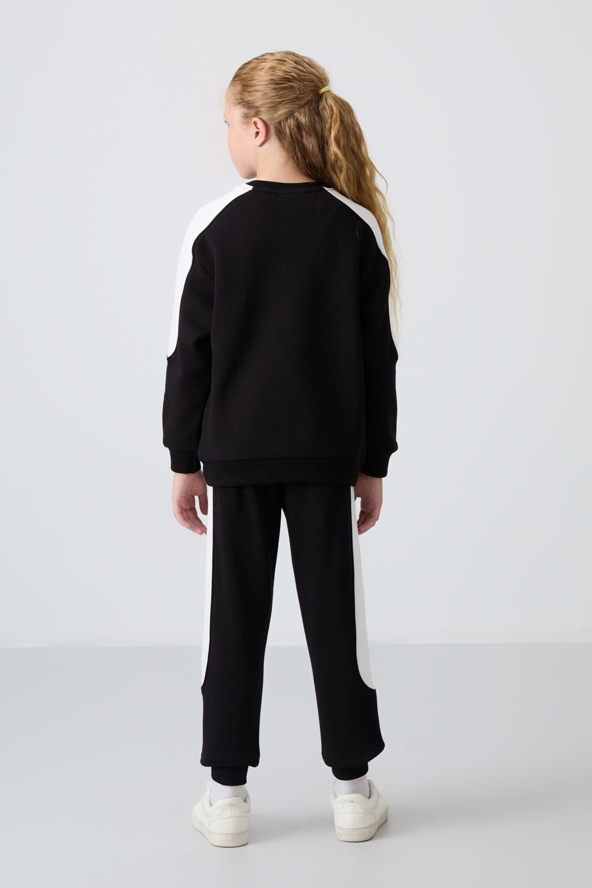 Black Cotton Fleece-Lined Soft Textured Standard Fit Embroidered Girls' Tracksuit Set - 75170