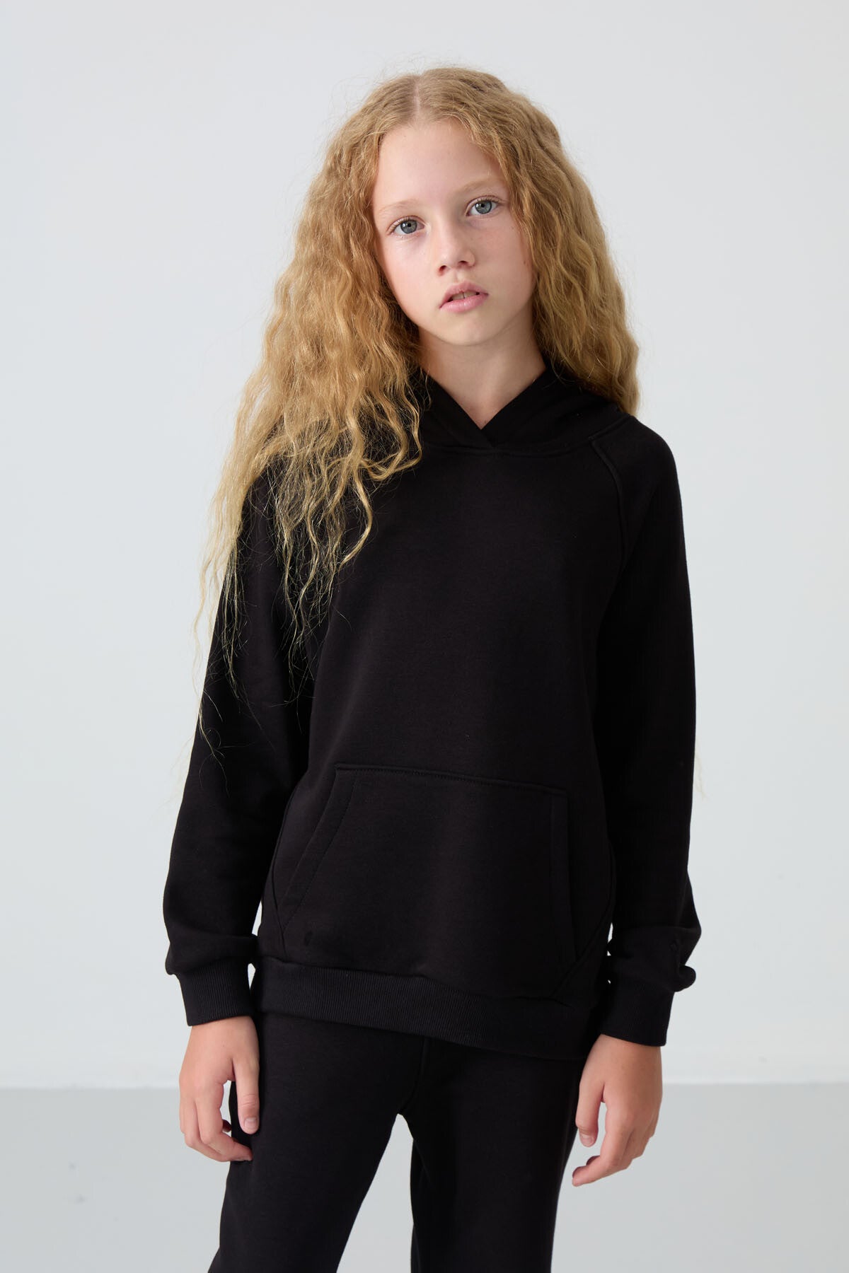 Black Cotton Fleece-Lined Soft Textured Standard Fit Embroidered Girls' Tracksuit Set - 75162