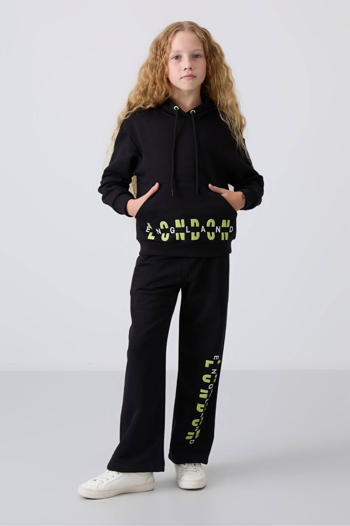 Black Cotton Fleece-Lined Soft Textured Oversize Printed Girls' Tracksuit Set - 75147